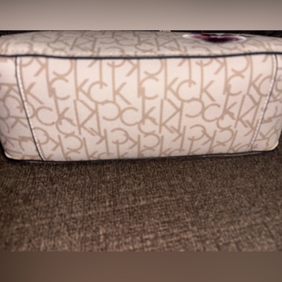 NWT Calvin Klein Cream Logo Tote Bag with Floral Design - Picture 7 of 7